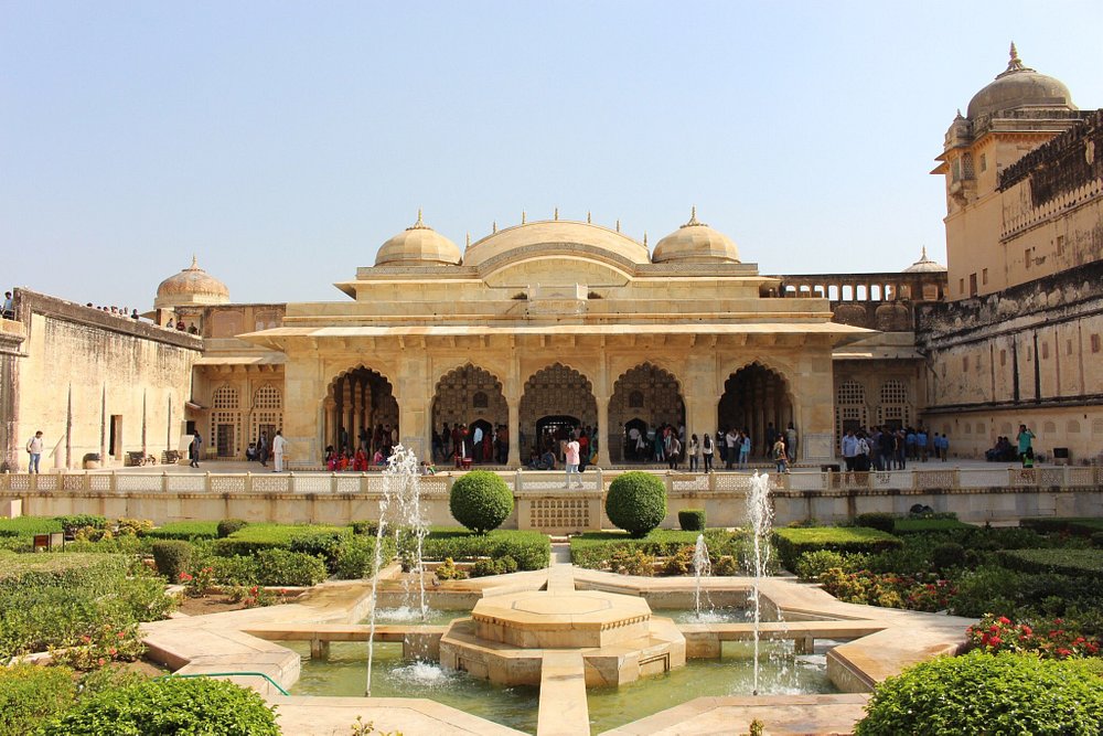 Sheesh Mahal Tour Package